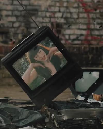kimbra in like they do on the tv music video