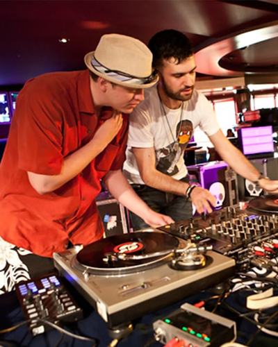 win DJ lessons with a-trak