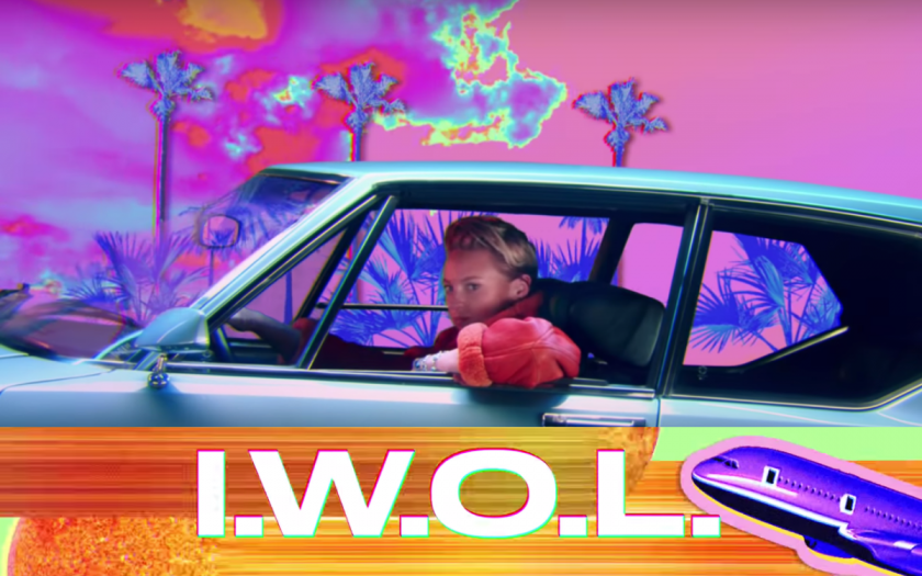 La Roux in international woman of leisure music video